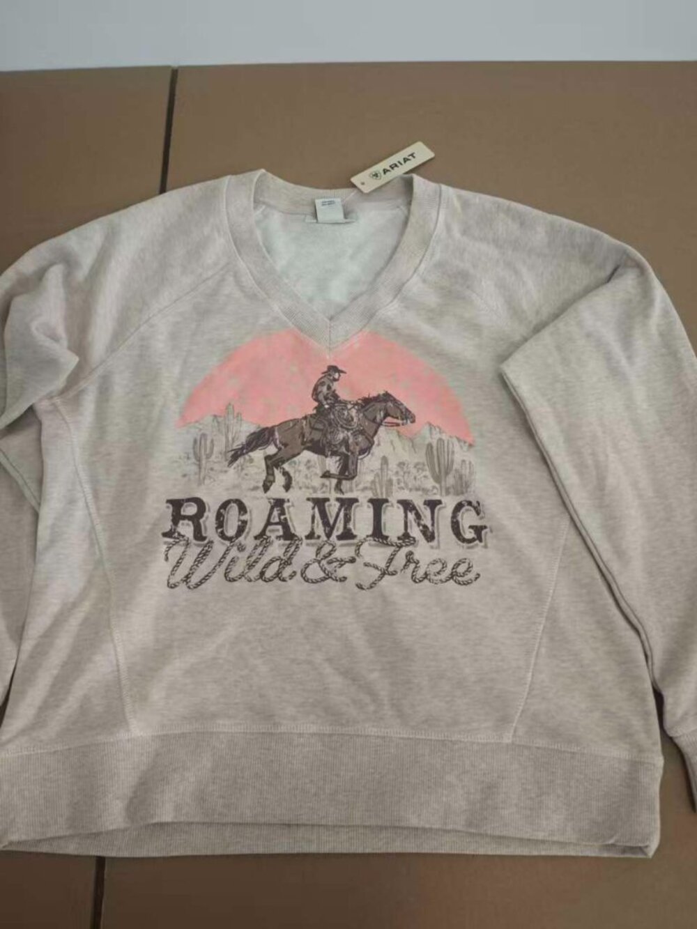 Women's Victoria Sweatshirt | NWT - Picture 5 of 6